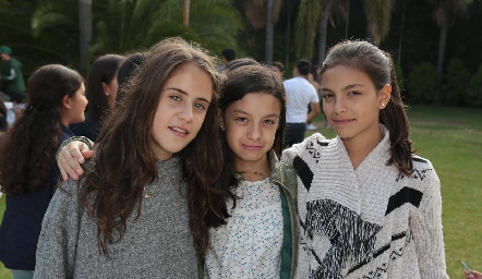 Sara, Camila y María Paula.