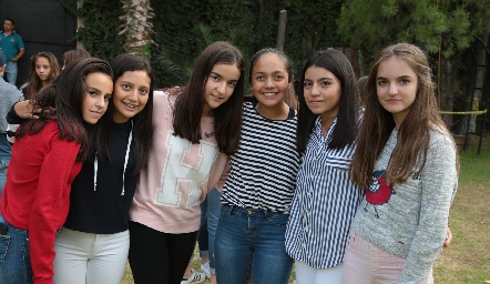  Eugenia, Sofía, Clau, Natalia, Xime y Camila.