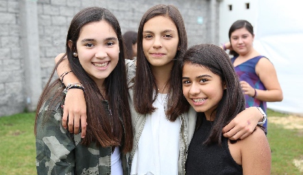  Camila, María Paula y Gaby.