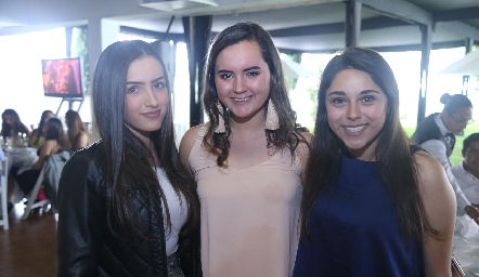  Nicole Flores, Renata Azuara y Renata Flores.