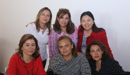  Estela Martínez, Marcela Aranda, Oti Iwadare, Cristina Pérez, Leticia Rivas y Lupita Díaz de León.