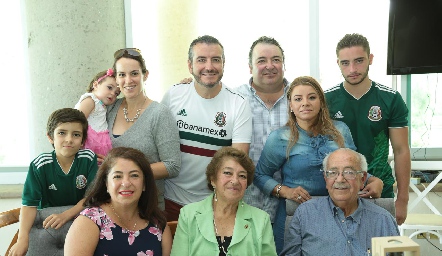  Familia Pedroza.