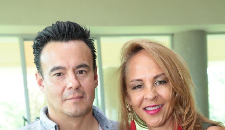 Álvaro Sánchez y Alma Durón.