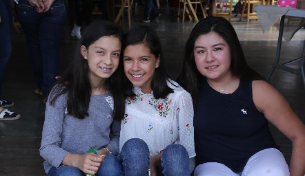  Camila, Julia y Valeria.