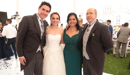  Carlos Martínez, María Dolores Arredondo, Martha Elba García y Salvador Martínez.