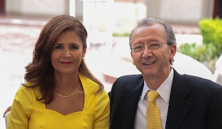  Ana Cecilia González y Alberto Báez.