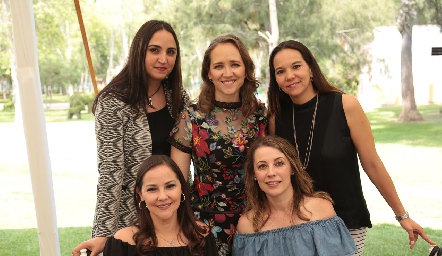 Blanquita con sus amigas.