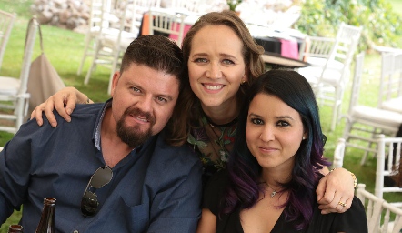  Blanca con Alejandro Rangel y Paola Esparza.