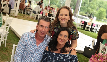  Eduardo Cantú, Blanca Rangel y Blanca de Cantú.