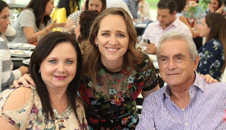 Isabel Camargo, Blanca Rangel y Antonio Acebo.