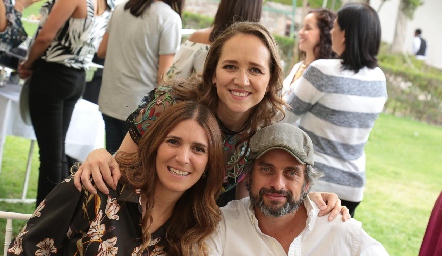   María Espinosa, Blanca Rangel  y Juan Pablo Zambrano.