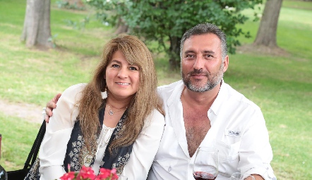 Felipe Robledo y Renata Flores.