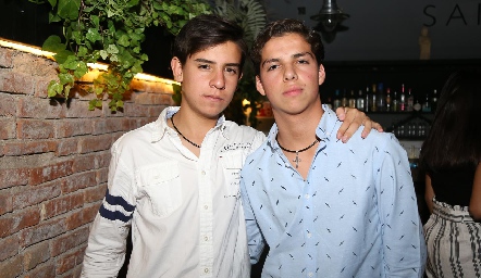  Gabo Pruneda y José Emilio Zapata.