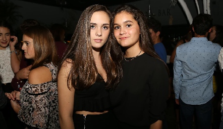  Fede Meade e Isa Armendáriz.