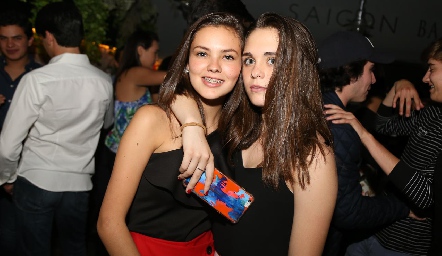  Renata Acevedo y Emilia Meade.