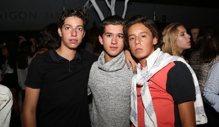  Juan Pablo Dip, José Roberto Guevara y Juan Pablo Ruiz.