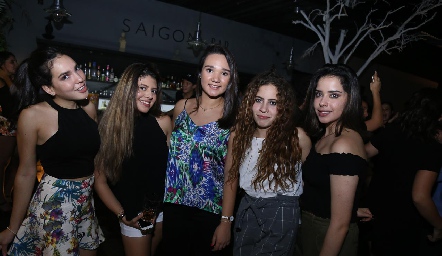  Paulina Hernández, Ale Ochoa, Gloria Mercado, Mariana Salinas y Montse Hampshire.