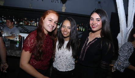 Nuria Naranjo, Pau Payán y Vale Gerardo.