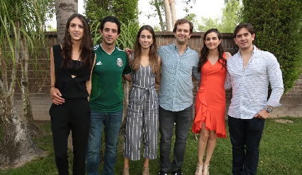  Catalina Abud, Roberto Mejía, Lore Andrés, Alejandro Abud, Eugenia Musa y Fernando Abud.