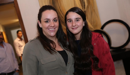 Julieta Garelli y Claudette Villasana.