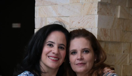  Marcela Del Peral y Eva Anaya.