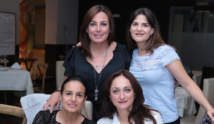  Mariana Azcargota, Victoria Canseco, Andrea de la Torre y Adriana Ocaña.