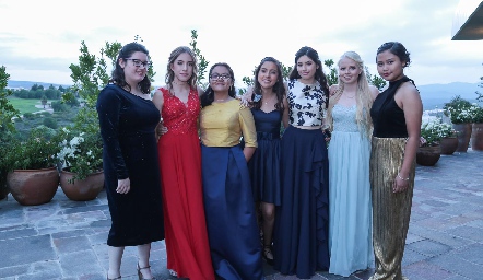  Angie Encinas, Helena Roesch, Renata Ortiz, Lupita Briones, Rebeca Amarantha, Theresa Lehmann y Daniela Martínez.