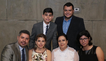  Familia Torres Ayala.
