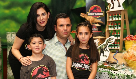 Paty, Pepe, Pepe y Valentina Tanus.