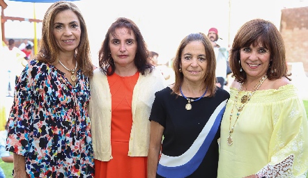  Sofía García, Laura Acebo, Coco García y Martha García.