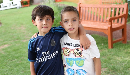  Gabriel y Arturo.