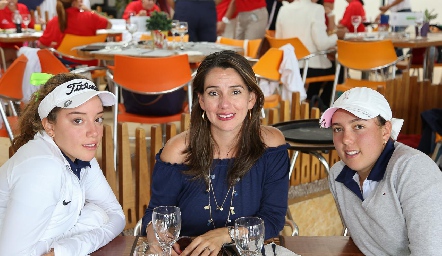  Sofía Benavides, Susana Hervert y María Paula Ferrer.
