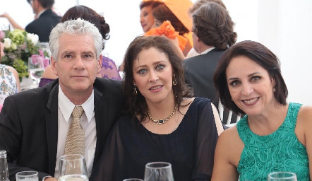  Eduardo Campos, Claudia Revilla de Campos y Martha Ruiz.