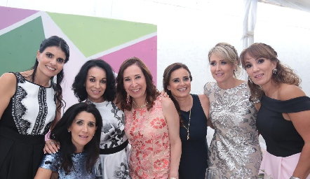  Liz García, Alicia Tanus, Adriana Espinosa, Verónica Pérez, Vero Alcalde, Sandra Revilla y Paty Espinosa.