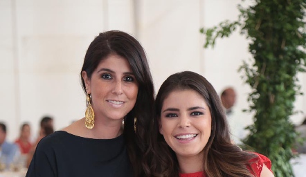  Fernanda Solórzano y Jessica Ferretiz.