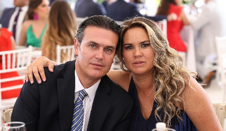  Güicho Fernández y Daniela Benavente.