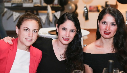  María José Foyo, Laura y Ana Martínez.