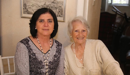  Marisol Acebo y Rosario del Peral.