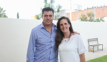  Rolando Muñoz y Paola Meade.
