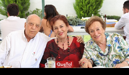  Ramón Gómez, Lichis y Carmen Hinojosa.
