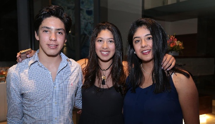  Mau Chevaile, Fernanda Martínez e Isabella Martínez.