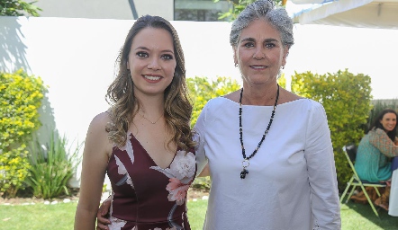  Marcela O´Farrill con su futura suegra Gabriela Borbolla de Valdes.
