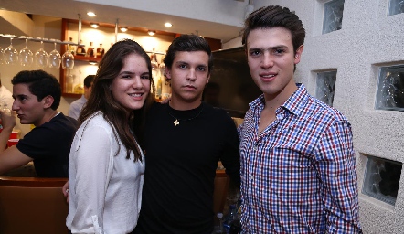  Karla Recke, Carlos Andrade y Pablo Labastida.