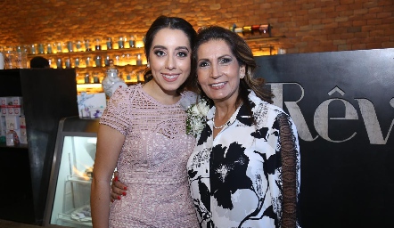  Fernanda Salazar y Guadalupe Carrera.