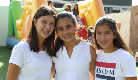  Sofía, Vale y Camila.
