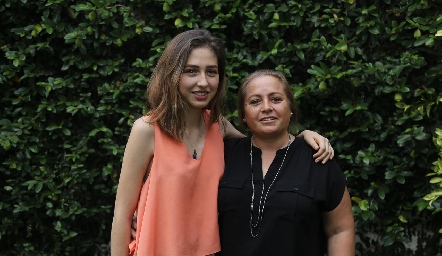  Montse y su mamá Montserrat Gutiérrez.