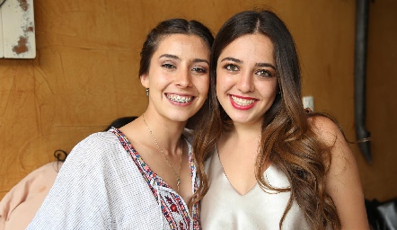  Daniela Navarro y Eugenia Torres .