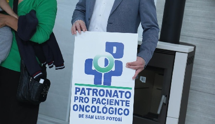 Donativo de Plomería Selecta Pro-Paciente Oncológico.