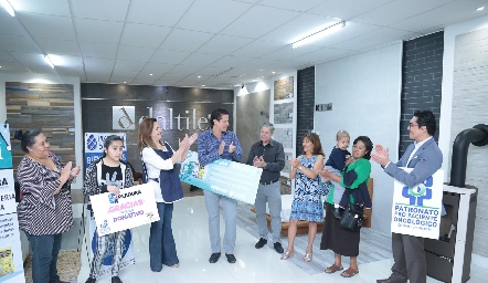 Donativo de Plomería Selecta Pro-Paciente Oncológico.
