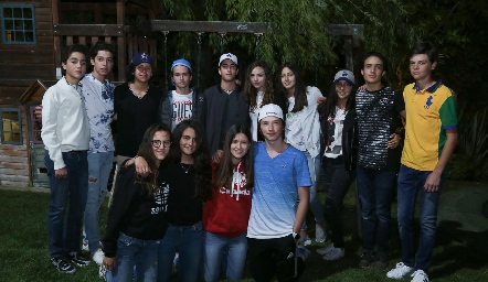  Manuel con sus mejores amigos.
